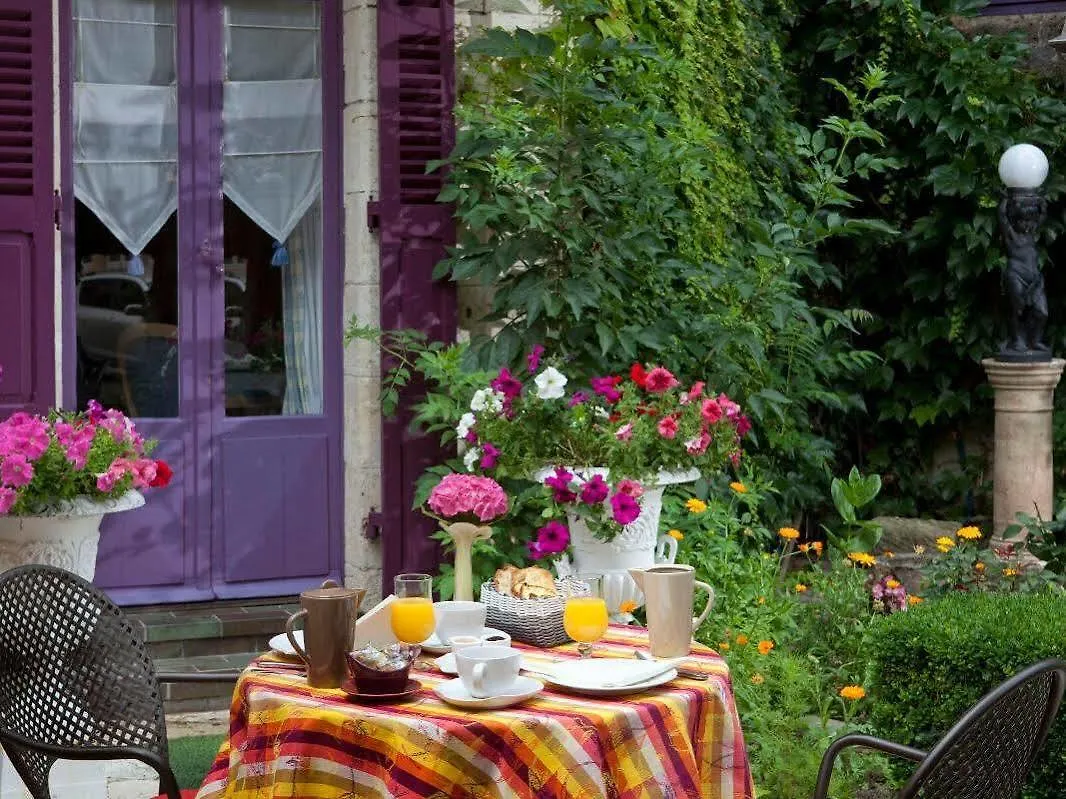 Hôtel Le Grenier à Sel à Montluçon